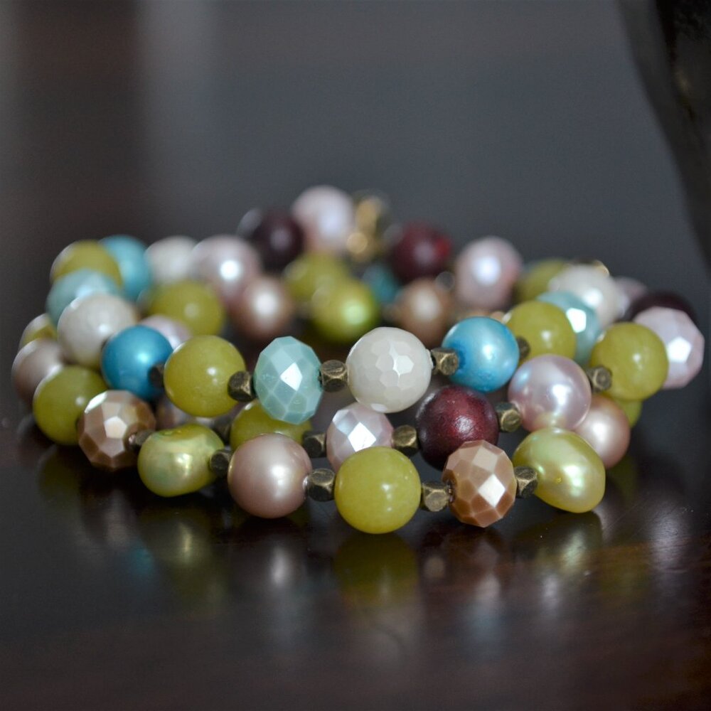 Beaded Bracelet with Chartreuse Jade and Bronze Pearls and Crystals
